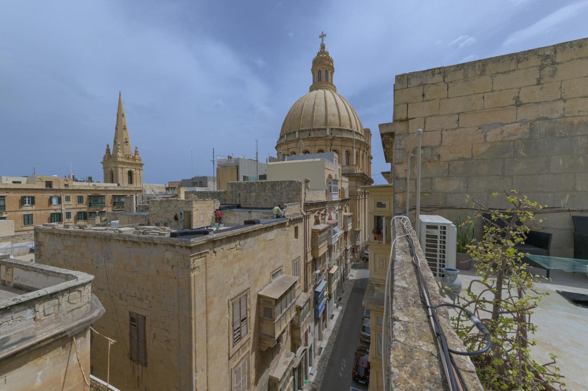 Stylish Valletta 2 Bedrooom City Centre Apartment With Terrace Exterior photo