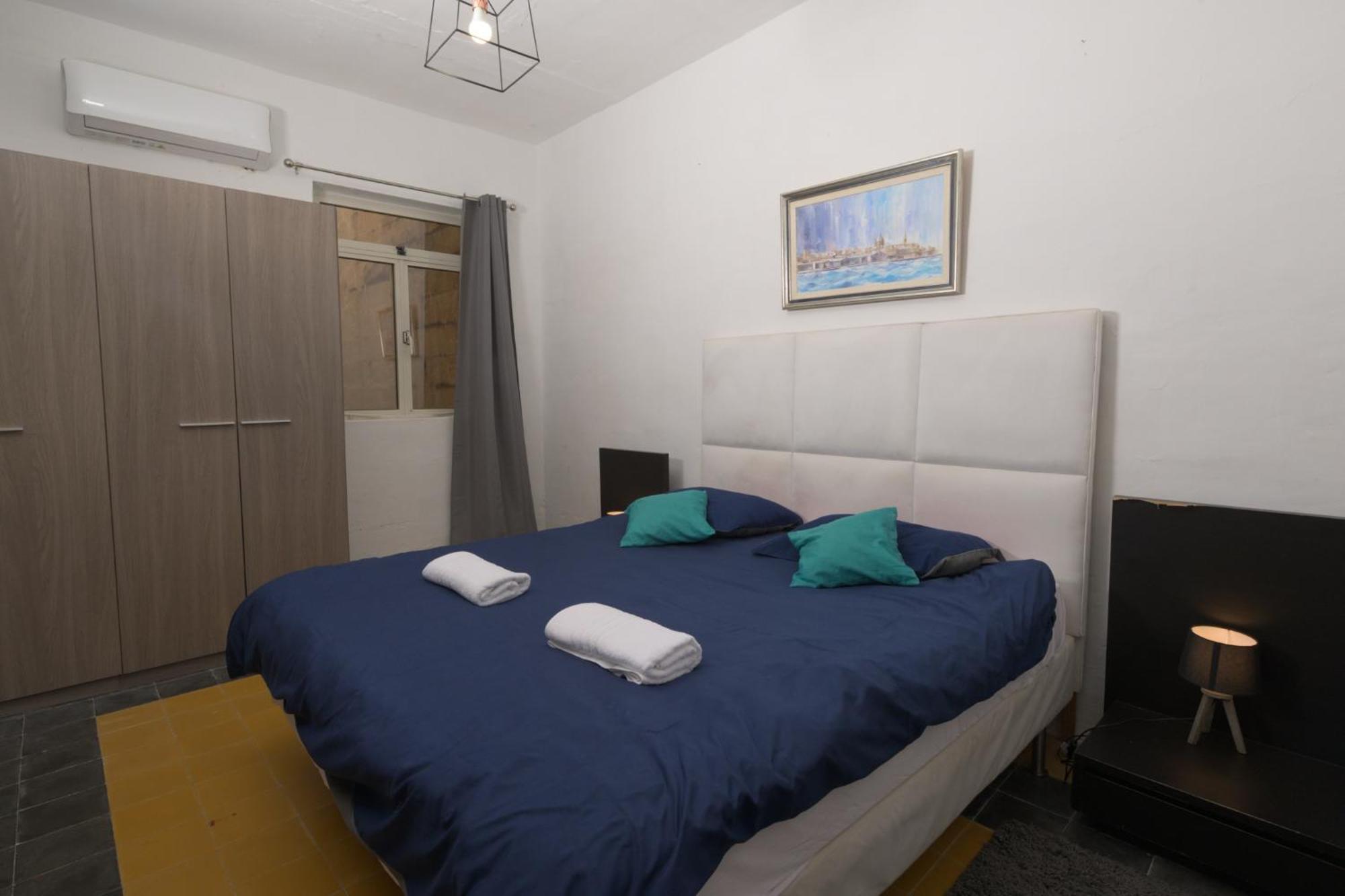 Stylish Valletta 2 Bedrooom City Centre Apartment With Terrace Exterior photo