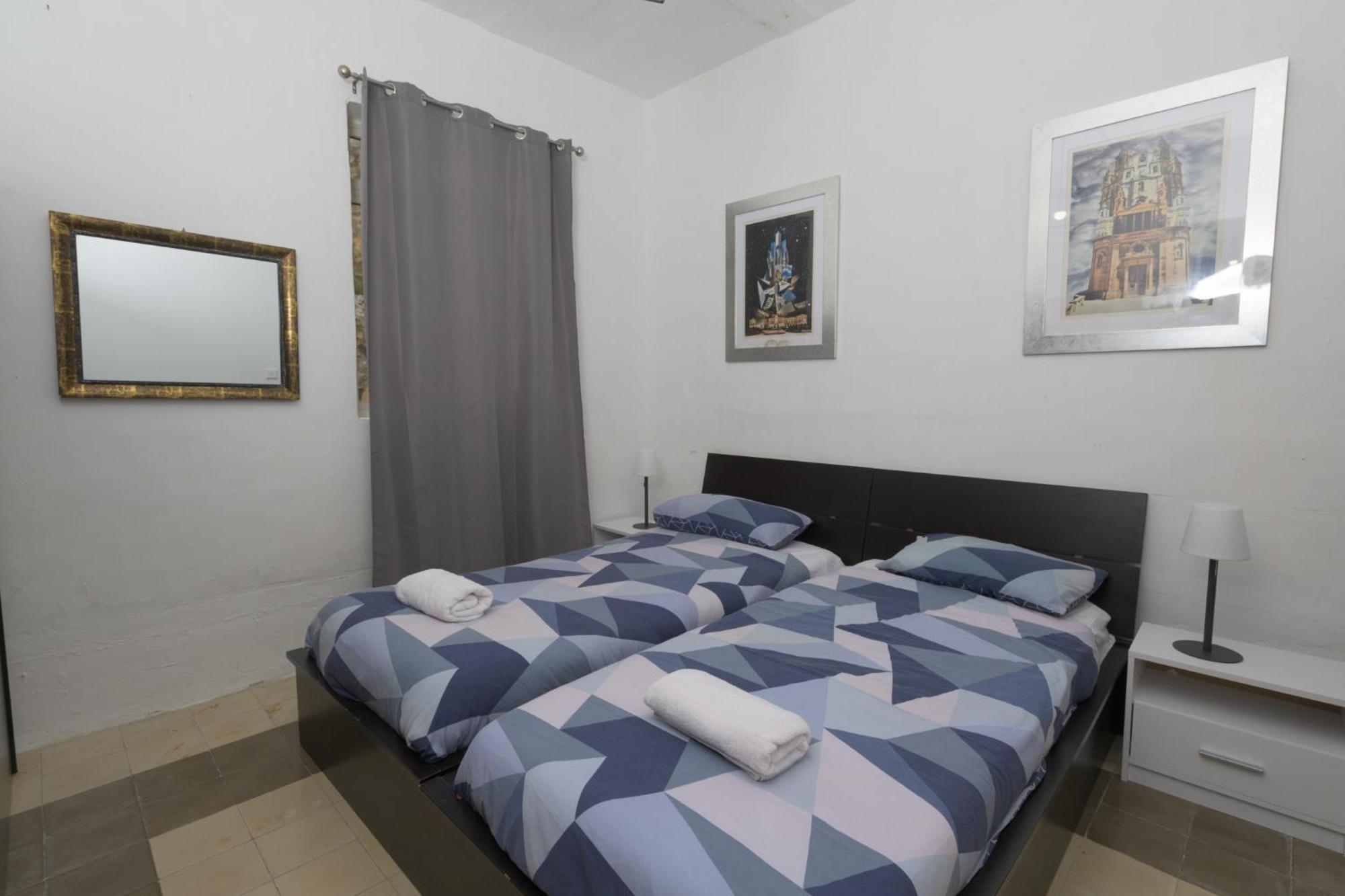 Stylish Valletta 2 Bedrooom City Centre Apartment With Terrace Exterior photo